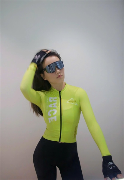 Áo dài tay RACE nữ xanh chuối