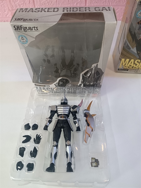 (2ND SỪNG PHAI MÀU,CHÂN LỎNG)SHF KAMEN RIDER GAI