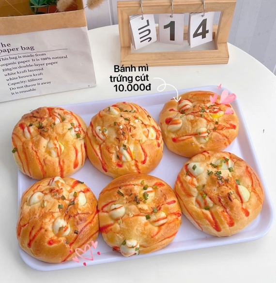 Bánh Mì Trứng Cút