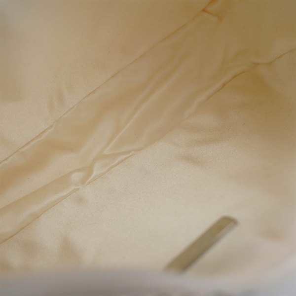 Túi Prada kẹp nách trắng đính cườm sz22 (LN) KG+