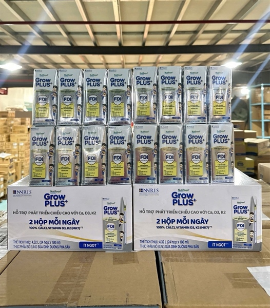 Sữa nước nutifood Bạc lớn 180ml