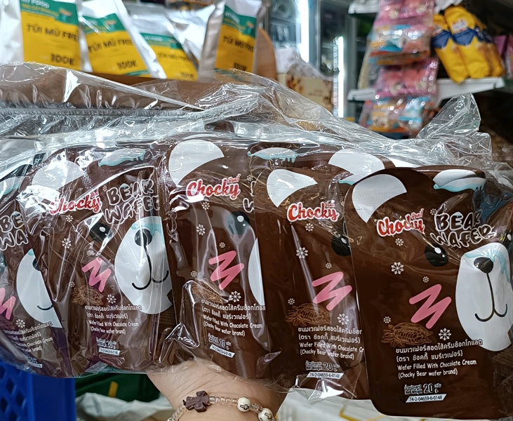Bánh Xốp Hương socola Chocky Bear 20g màu nâu