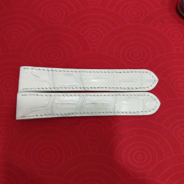 Dây đồng hồ Cartier trắng da cá sấu +