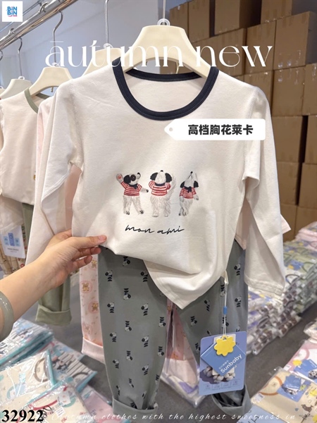 32922-Bộ KK-Ba Chú Cún Áo Sọc Đỏ