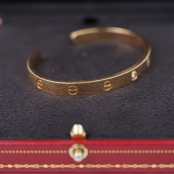 Vòng tay Cartier Love vàng đính kim (XC4899) sz18+