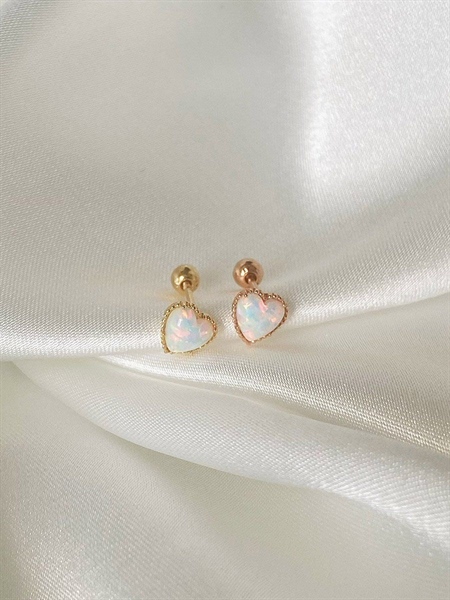 14K Cabochon heart piercing