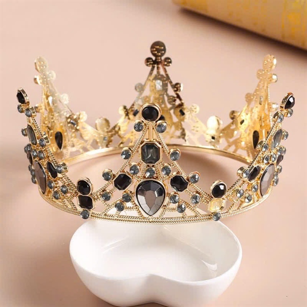 Vương miện đá đen vàng