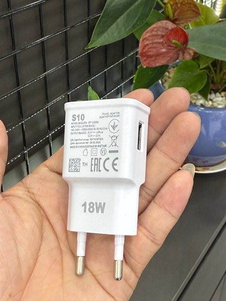 Cục sạc 18w chân USB