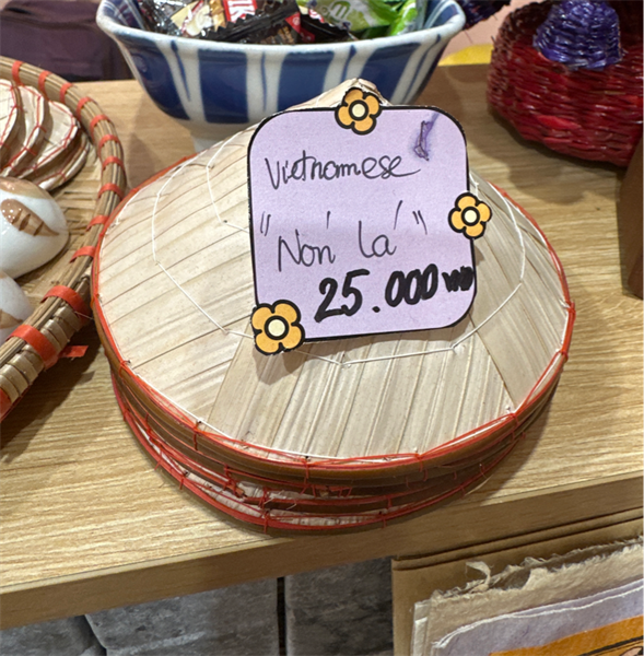 CC Vietnamese nón lá