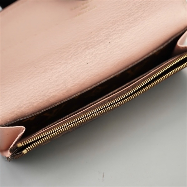 Ví LV hoa nâu có nắp nút hồng KG+