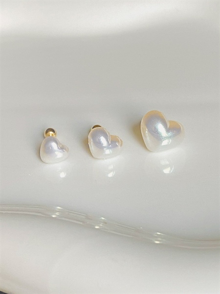 14K Aurora heart piercing