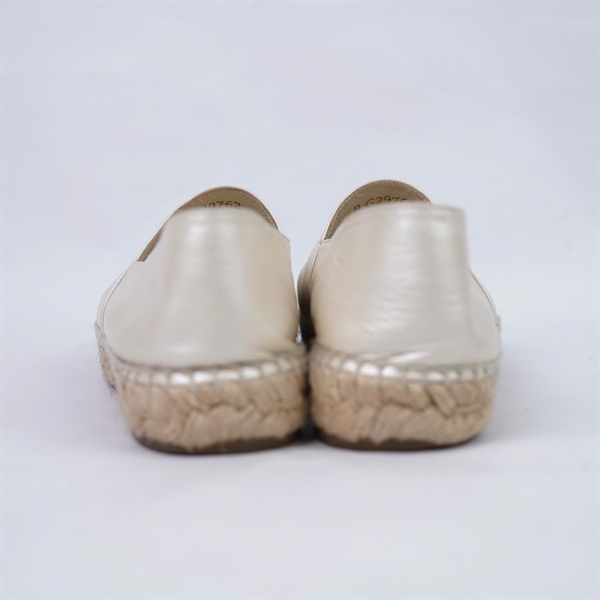 Giày Chanel nude mũi đen sz38 KG+
