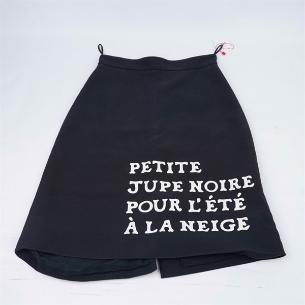 Váy GG đen in chữ KG+