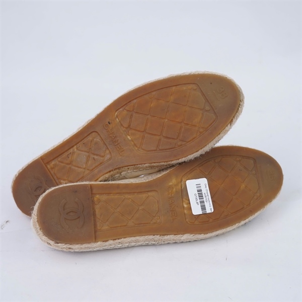 Giày Chanel nude mũi đen sz38 KG+