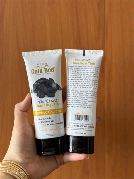 Sửa rửa mặt tinh chất than tre hoạt tính Gold Bee 100gr