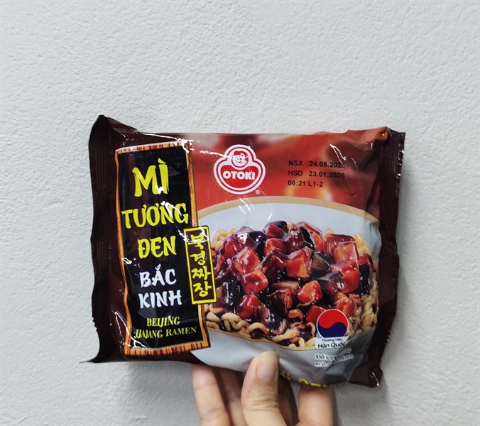 Otoki mì tương đen Bắc Kinh 135g - Beijing jjajang ramen