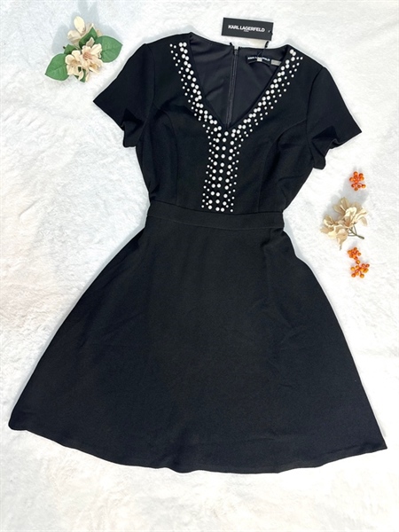 L8JD7441 - Đầm Karl Đính Hạt Viền Cổ