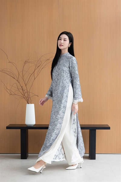 Áo dài suông 4 tà tay dài phối ren