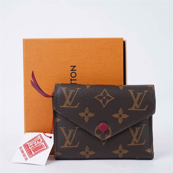 Ví LV hoa nâu gập 3 nút tím (LT) KG+