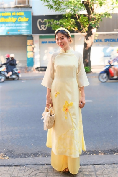Áo dài voan tơ 4 tà thêu tà sen chuồn