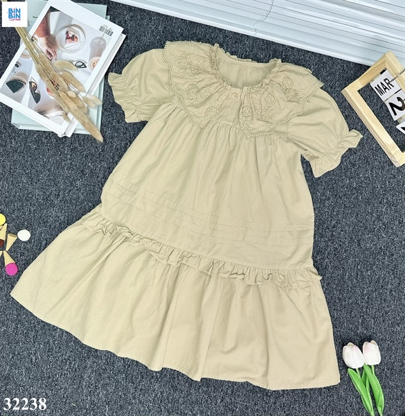 Váy thô cổ bèo thêu hoa - Rêu