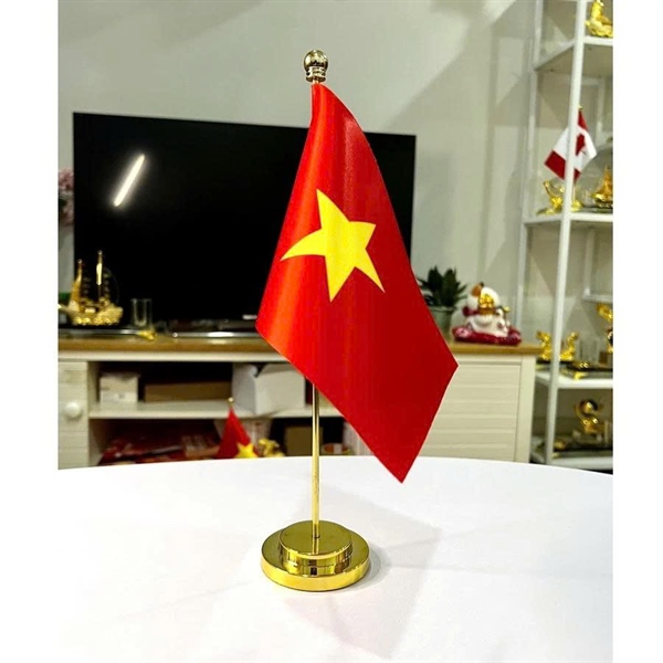 Cờ Tổ quốc để bàn làm việc