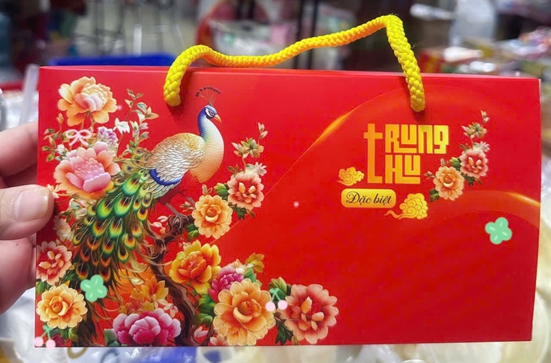 Hộp 2B con công đỏ