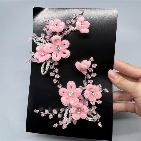 Cài tóc cô dâu hoa đào hồng nhỏ mẫu hoa nhẹ nhàng đính pha lê