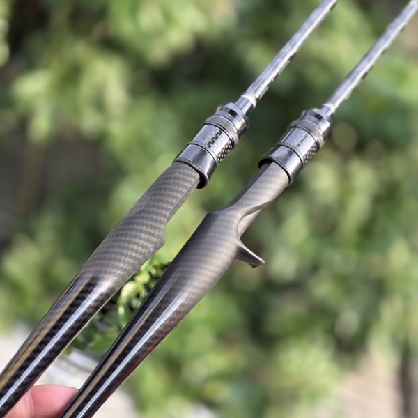 Cần lure Bọ Cạp Đen Phôi Xoán X 2,1M Đứng