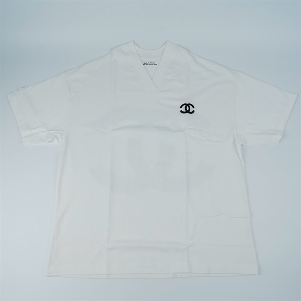 Áo thun Chanel trắng cổ tim size XL +