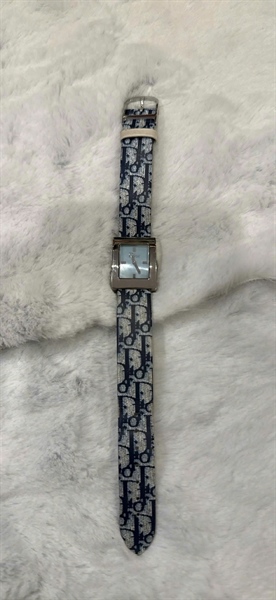 Đồng hồ Dior xanh kèm dây trắng (EN2690) sz20 (PN)+