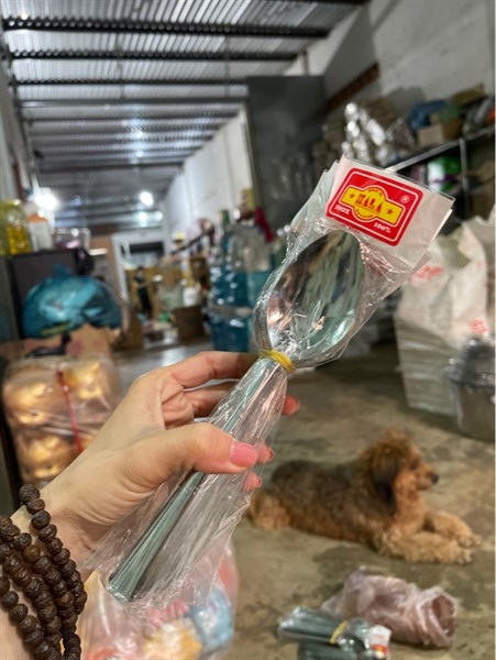 Muỗng ăn cơm inox