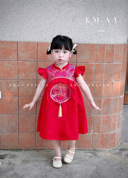 BG đầm đỏ sát nách viền bèo (1-10)