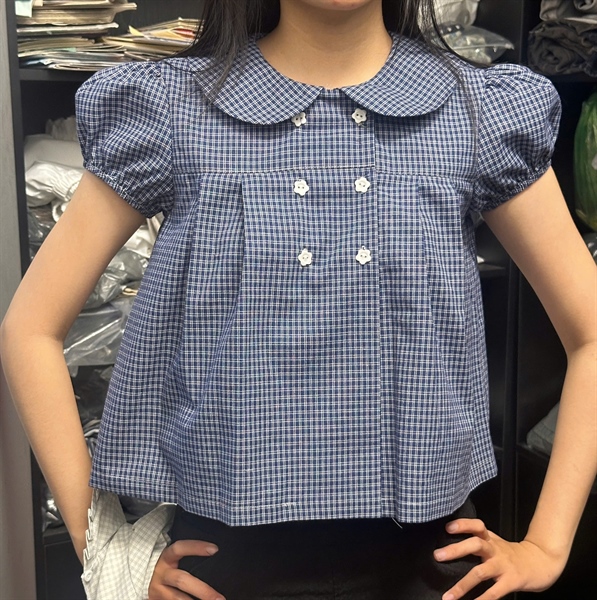 AREUM Áo kiểu caro RIKO Top cổ sen tay bồng - CARO XANH - Nút hoa - Freesize