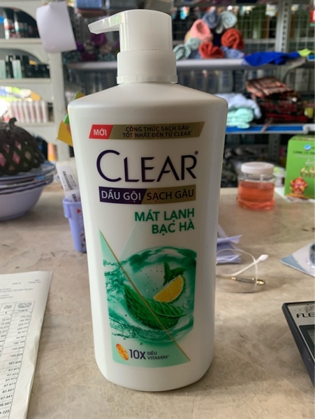 Dầu gội Clear sạch gàu nuôi dưỡng da đầu Bạc Hà 900g