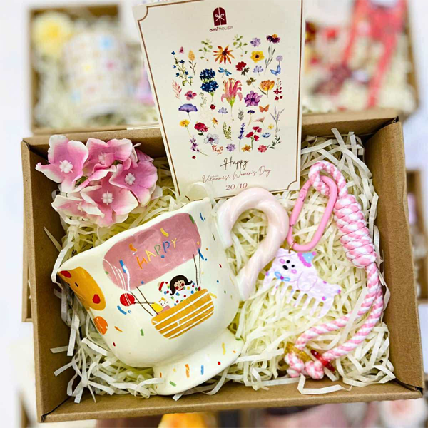 Set quà ly gốm + móc khoá