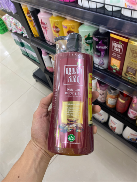 Dầu gội DL Nguyên Xuân 470g KM 50g (520g) ( chai đỏ)