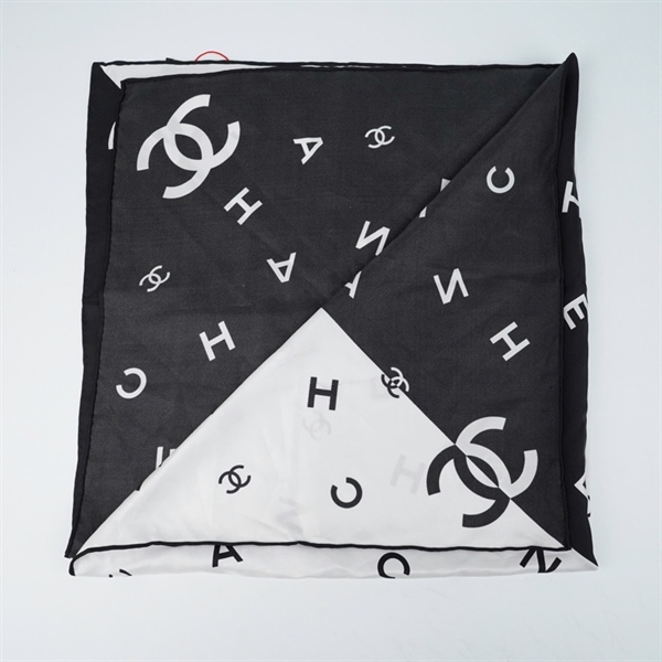 Khăn Chanel trắng đen sz76x84 (BQ) KG+