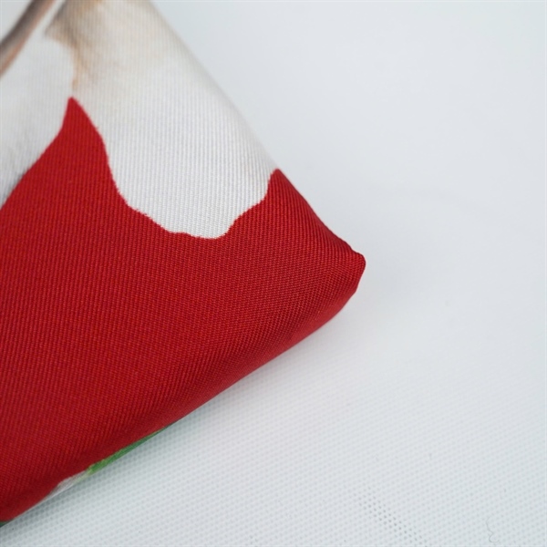 Khăn D&G đỏ viền đen in hoa hồng sz87x88 (BQ) KG+