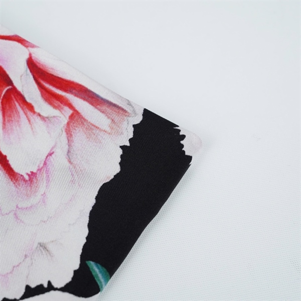 Khăn D&G đen viền xanh in hoa mẫu đơn sz86x88 (BQ) KG+