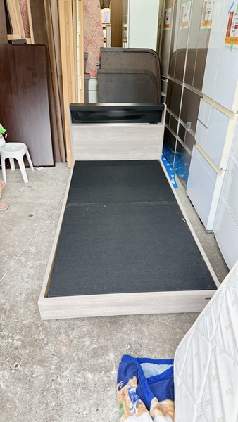 Giường đơn đầu có đèn ổ cắm xám đen grand