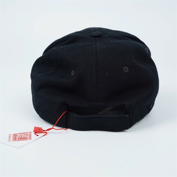 Nón Versace đen chữ vàng (BQ) KG+