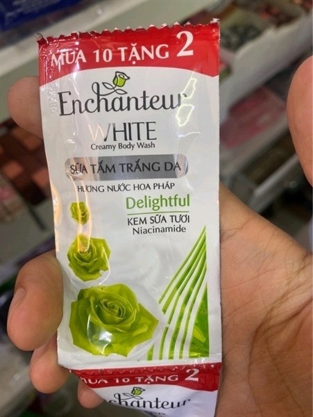 Dây sữa tắm Enchanteur xanh lá