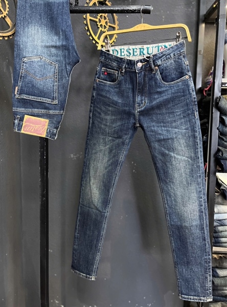 Jean QC Cao Cấp MCC-LD8079 xanh was thêu lưng chư nhạt