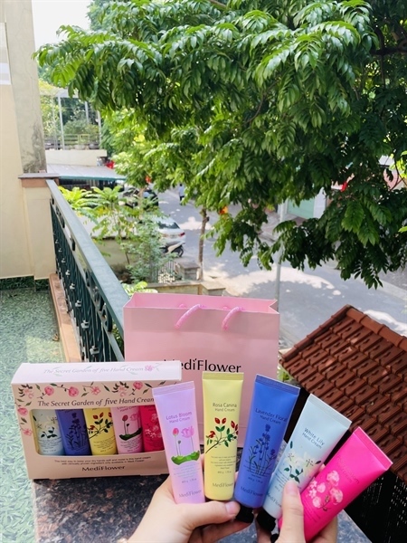 Kem dưỡng da tay Medi Flower (nhiều màu)