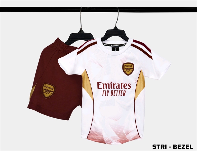 Arsenal Trắng Đỏ (Strivend)