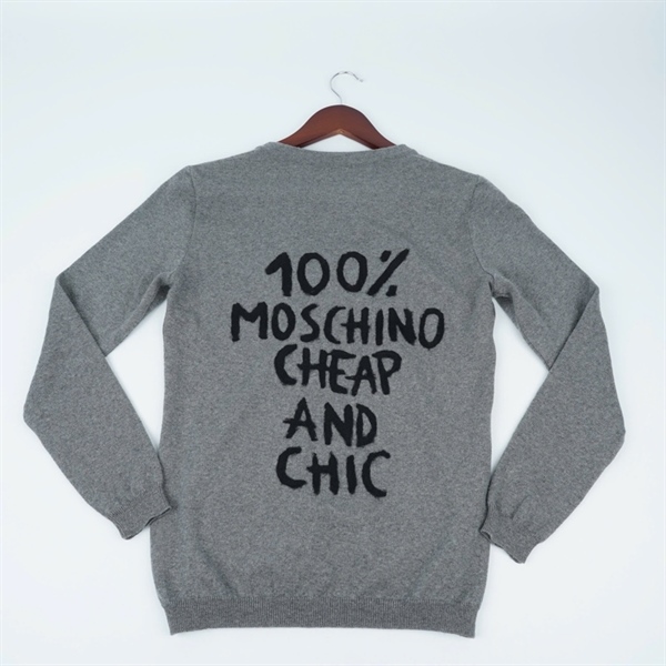 Áo khoác Moschino cardigan xám in chữ (PN) KG+