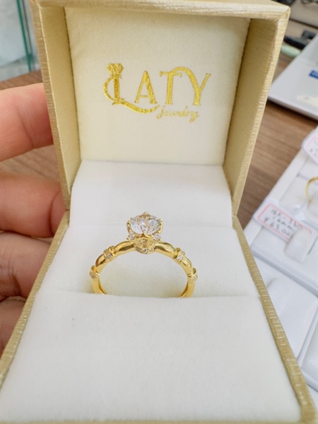 18-282 Nhẫn vàng nữ 18k