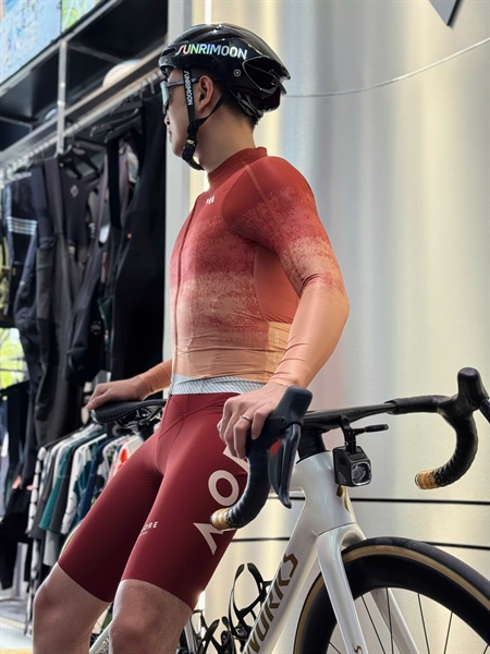 ÁO DÀI TAY VALORE Terra Gradient Sunset Clay MEN VẢI SIÊU THOÁNG KHÍ