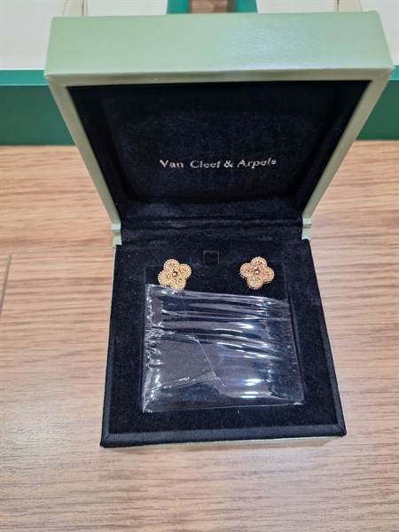 Bông tai Van Cleef hoa vàng (HC)+
